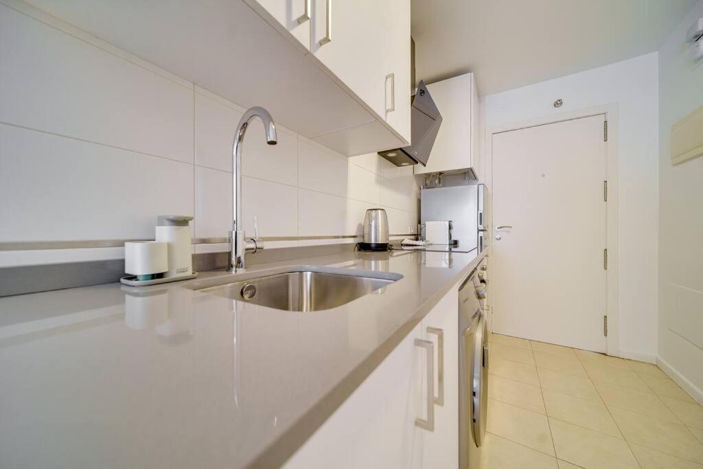 Sophisticated Studio In The Center Of Малага Экстерьер фото