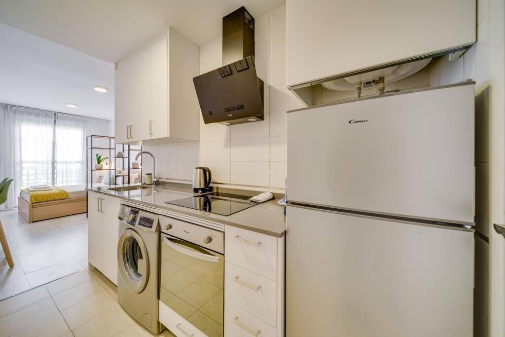 Sophisticated Studio In The Center Of Малага Экстерьер фото
